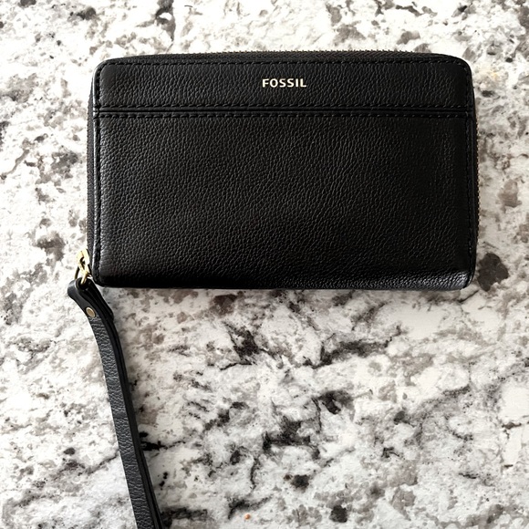 Fossil Wristlet - Picture 1 of 3